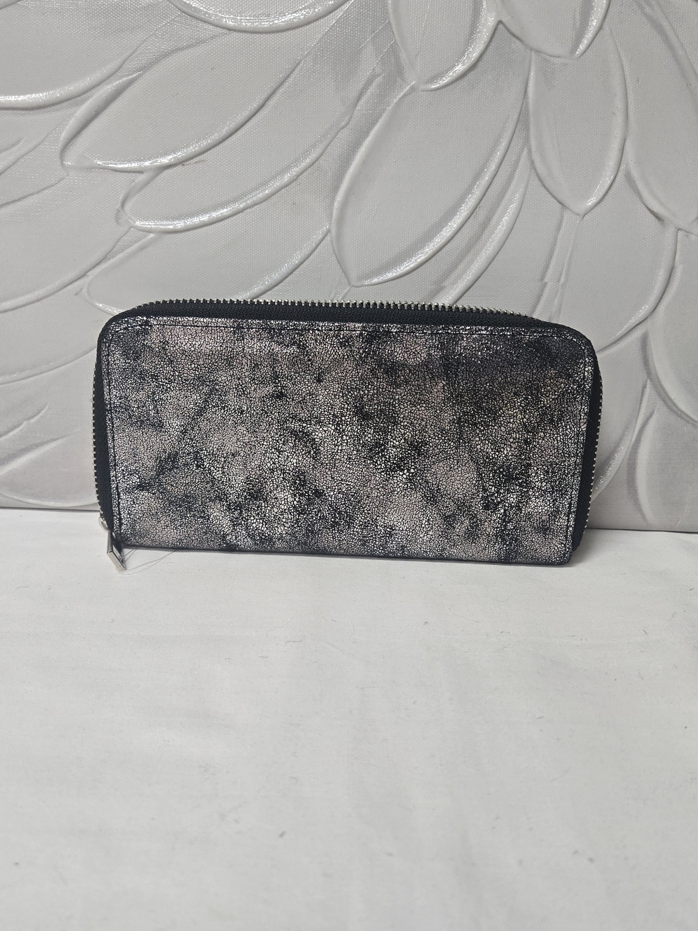 Avenue 9 Metallic Wristlet